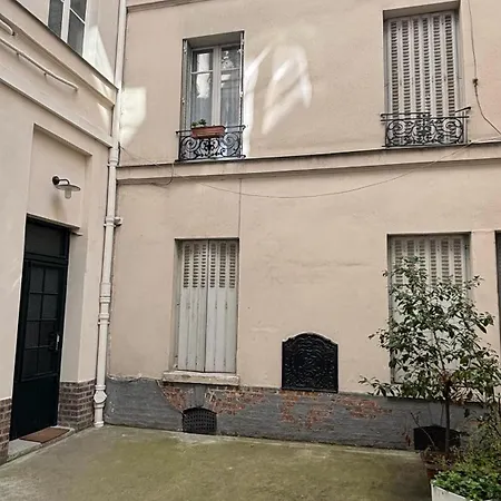 Saint Germain Amazing Odeon Apartment